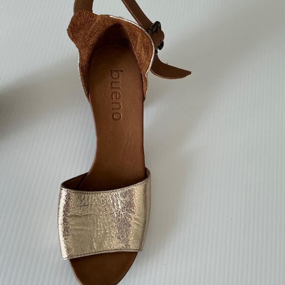 Bueno Gold Brown Leather Sandal Heels - Picture 2 of 6